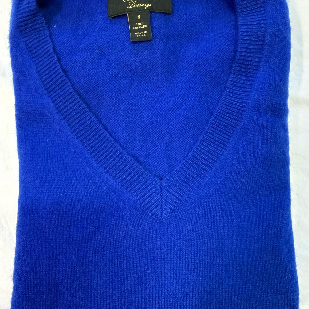 Charter Club Luxury 100% Cashmere Women's V-Neck Blue Sweater R13C - Picture 7 of 7